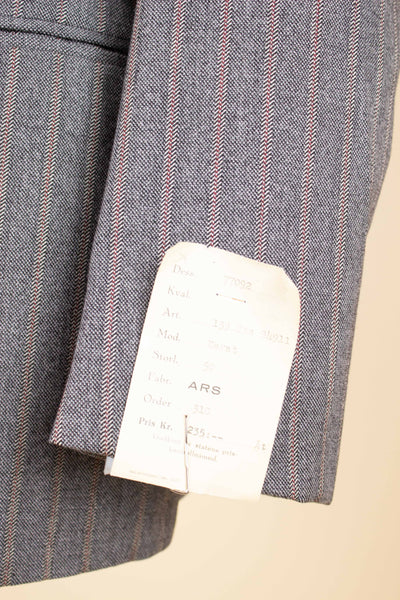SWEDISH 1940S DEADSTOCK GREY THREE PIECE DOUBLE BREASTED SUIT BY ARS. SIZE CA EU 50