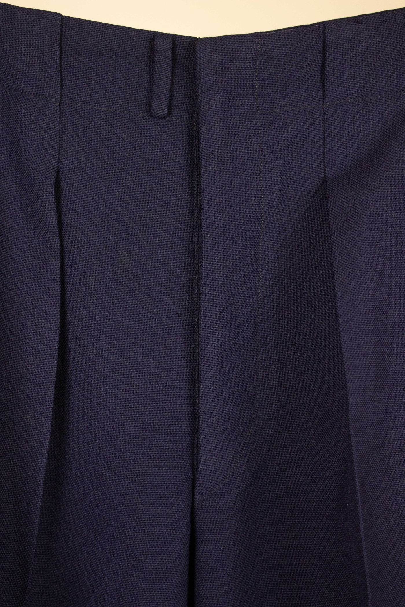 SWEDISH 1959 DARK BLUE TWO PIECE SINGLE BREASTED BESPOKE SUIT BY TH PERSSON. SIZE CA EU 50