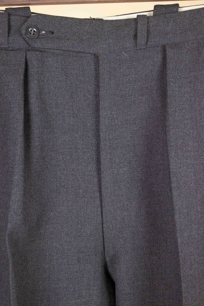 SWEDISH 1950S GREY TWO PIECE DOUBLE BREASTED SUIT BY MAGNI. SIZE CA EU 50