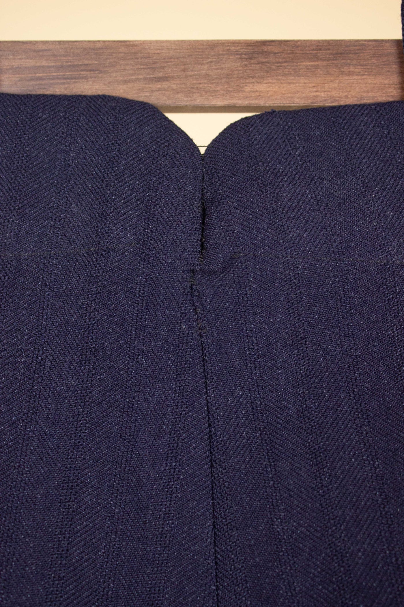 SWEDISH 1940S/1950S BLUE THREE PIECE BESPOKE SUIT BY STRÖMS. SIZE CA EU 50