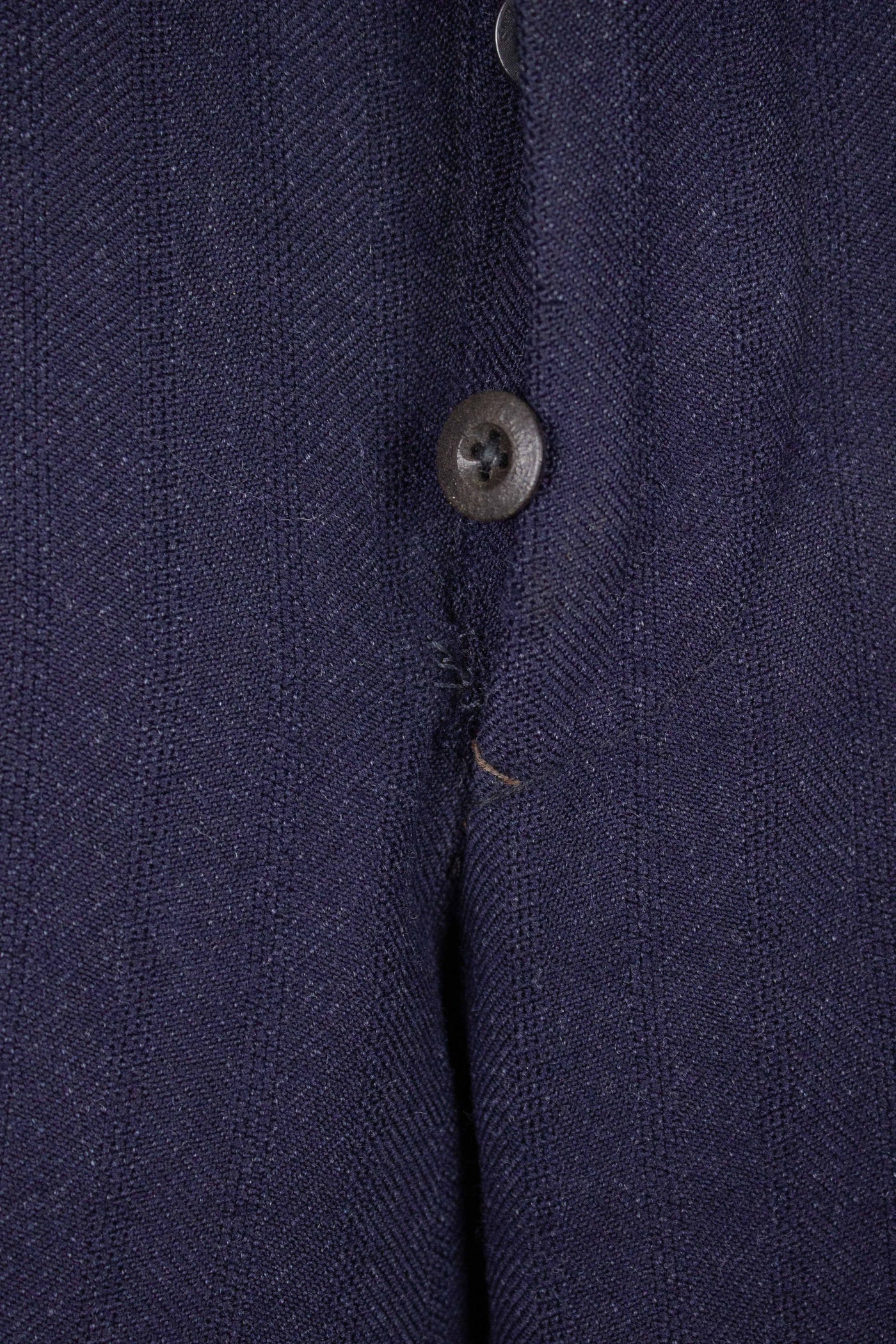 SWEDISH 1940S/1950S BLUE THREE PIECE BESPOKE SUIT BY STRÖMS. SIZE CA EU 50