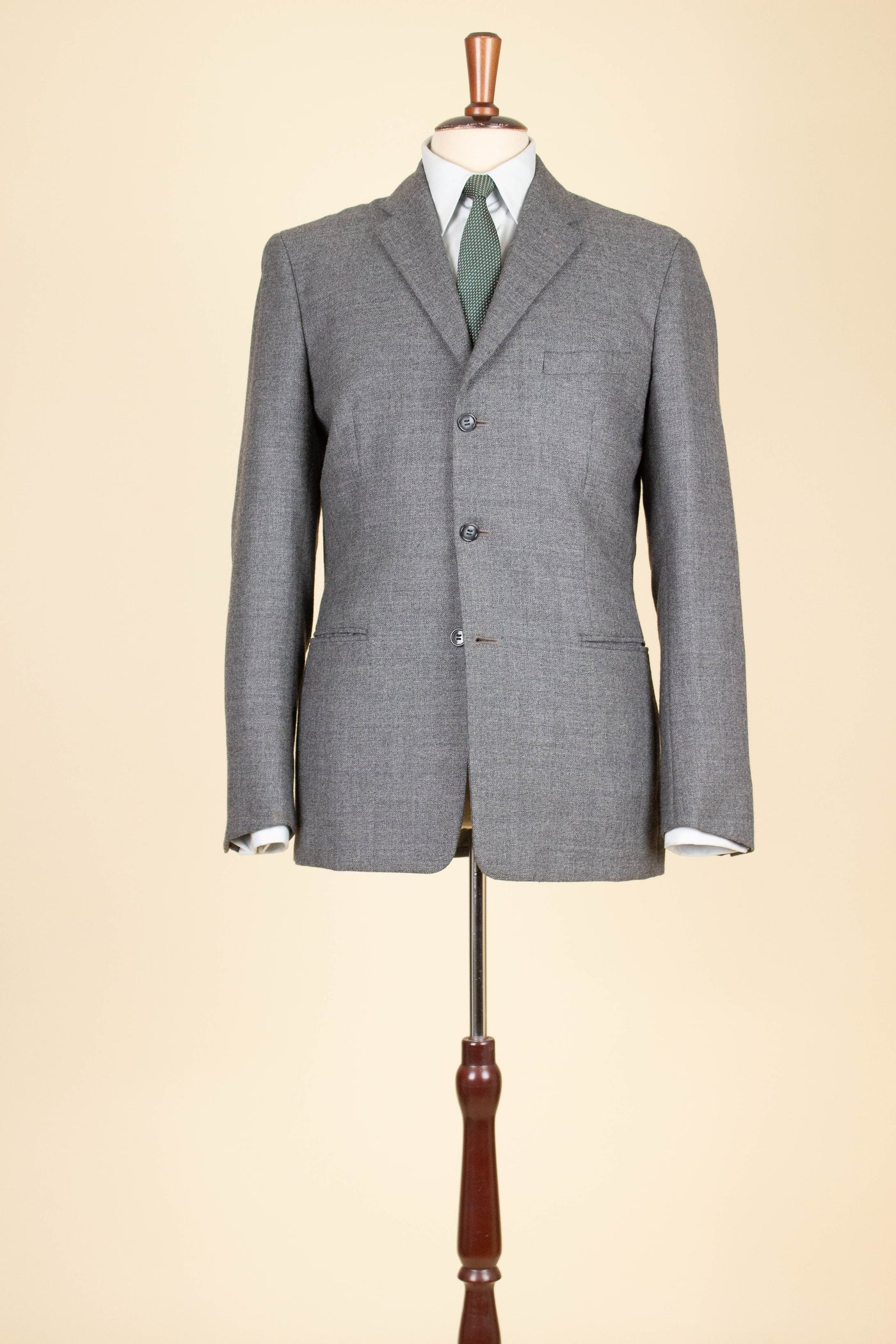 SWEDISH 1950S MID-GREY TWO PIECE SINGLE BREASTED SUIT BY RANG. SIZE CA EU 46