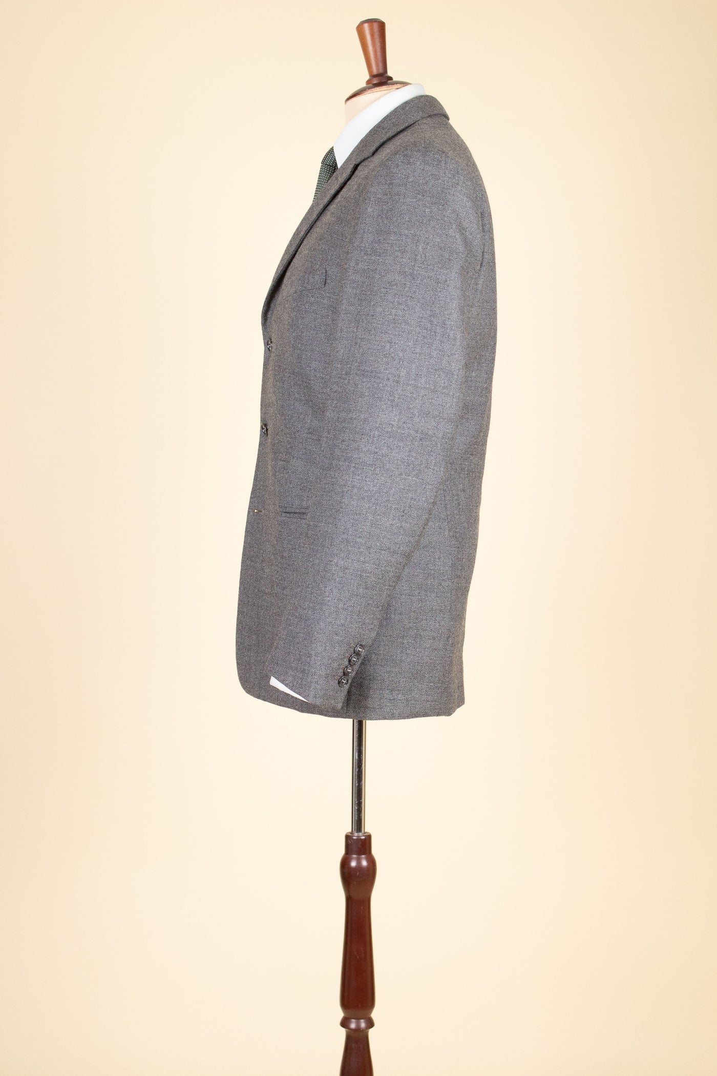 SWEDISH 1950S MID-GREY TWO PIECE SINGLE BREASTED SUIT BY RANG. SIZE CA EU 46