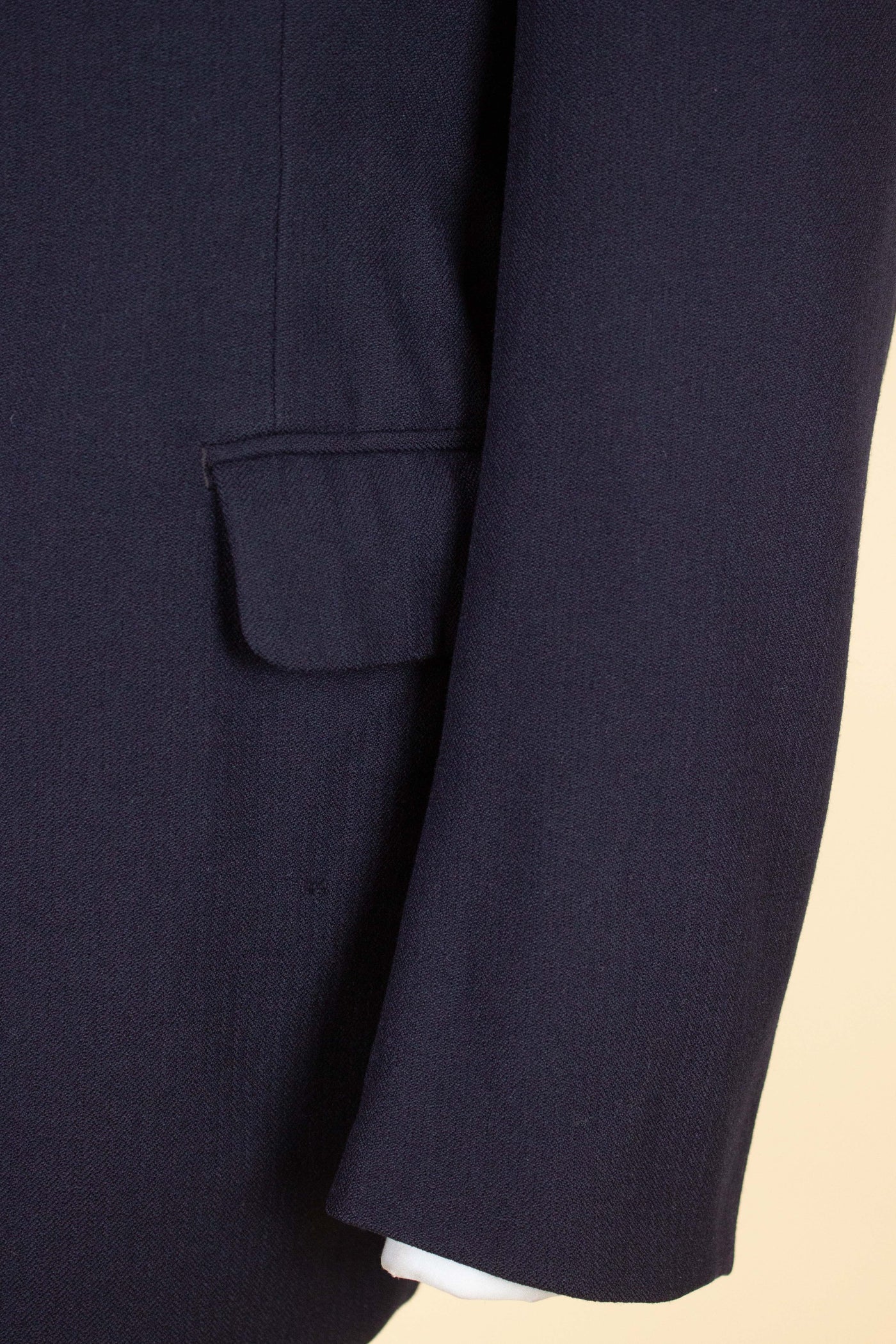 SWEDISH 1930S/1940S DARK BLUE THREE PIECE SINGLE BREASTED SUIT BY KABOM. SIZE CA EU 50-52