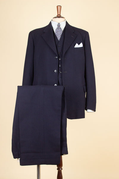 SWEDISH 1930S/1940S DARK BLUE THREE PIECE SINGLE BREASTED SUIT BY KABOM. SIZE CA EU 50-52