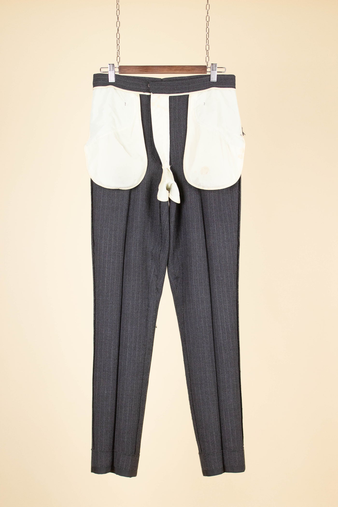 SWEDISH 1960S DARK GREY PINSTRIPED SINGLE BREASTED SUIT BY MAGNI. SIZE CA EU 48