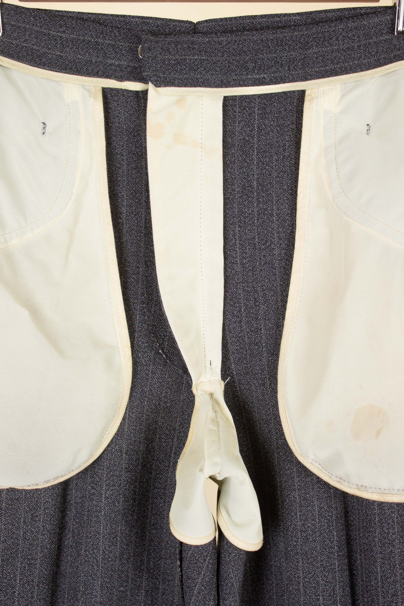 SWEDISH 1960S DARK GREY PINSTRIPED SINGLE BREASTED SUIT BY MAGNI. SIZE CA EU 48