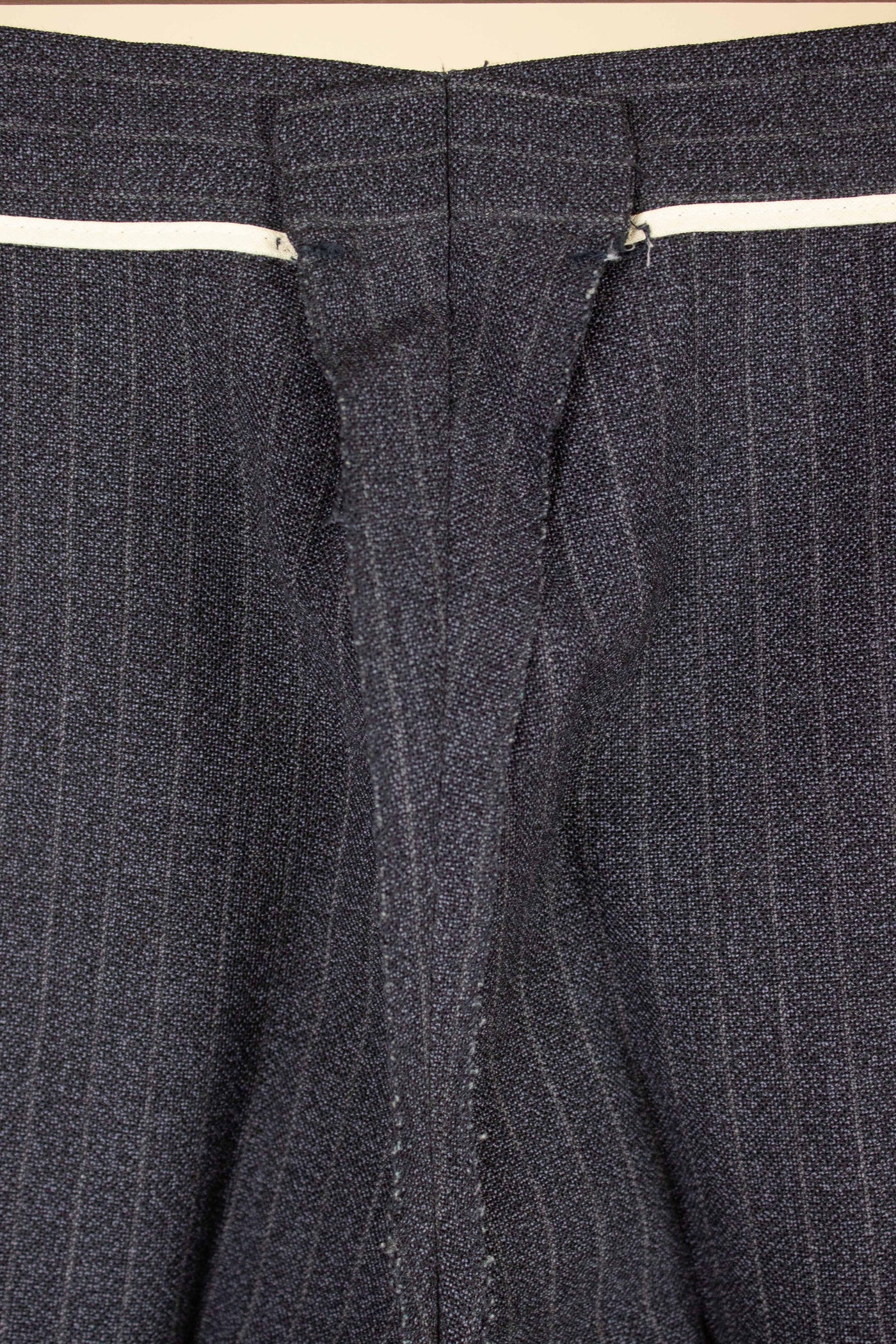 SWEDISH 1960S DARK GREY PINSTRIPED SINGLE BREASTED SUIT BY MAGNI. SIZE CA EU 48