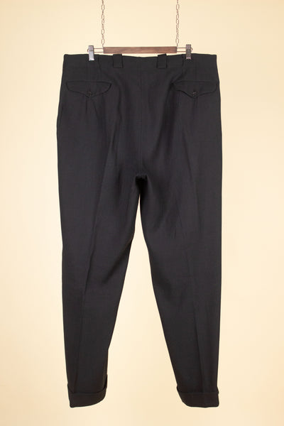 SWEDISH 1940s DARK GREY TWO PIECE SINGLE BREASTED SUIT. SIZE CA EU 54-56