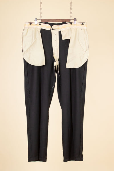 SWEDISH 1940s DARK GREY TWO PIECE SINGLE BREASTED SUIT. SIZE CA EU 54-56