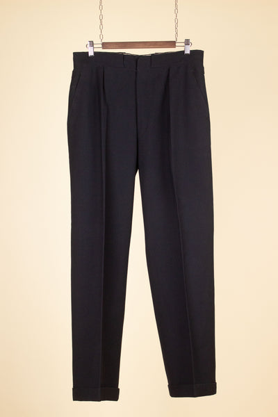 SWEDISH 1930S DARK BLUE THREE PIECE SINGLE BREASTED PEAK LAPEL SUIT. SIZE CA EU 46-48