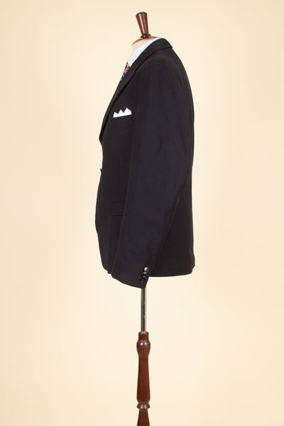 SWEDISH 1930S DARK BLUE THREE PIECE SINGLE BREASTED PEAK LAPEL SUIT. SIZE CA EU 46-48