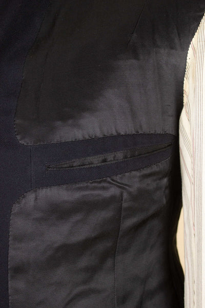 SWEDISH 1930S DARK BLUE THREE PIECE SINGLE BREASTED PEAK LAPEL SUIT. SIZE CA EU 46-48