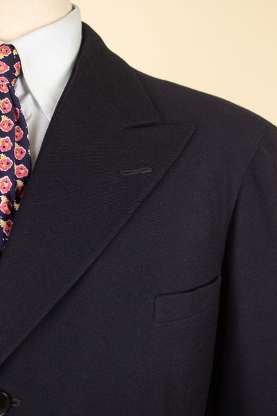 SWEDISH 1930S DARK BLUE THREE PIECE SINGLE BREASTED PEAK LAPEL SUIT. SIZE CA EU 46-48