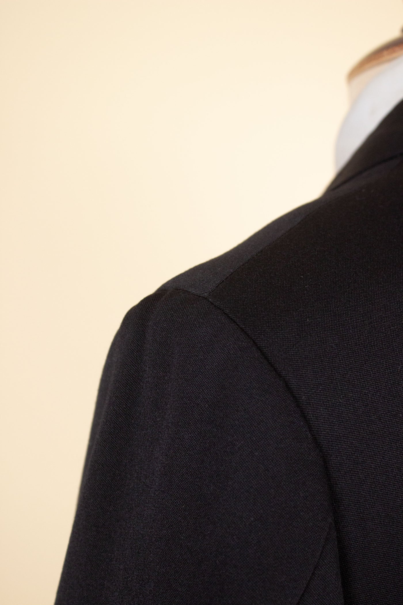 SWEDISH 1940S BLACK THREE PIECE SUIT BY SVENSK-ENGELSKA SKRÄDDERIET. SIZE CA EU 44-46