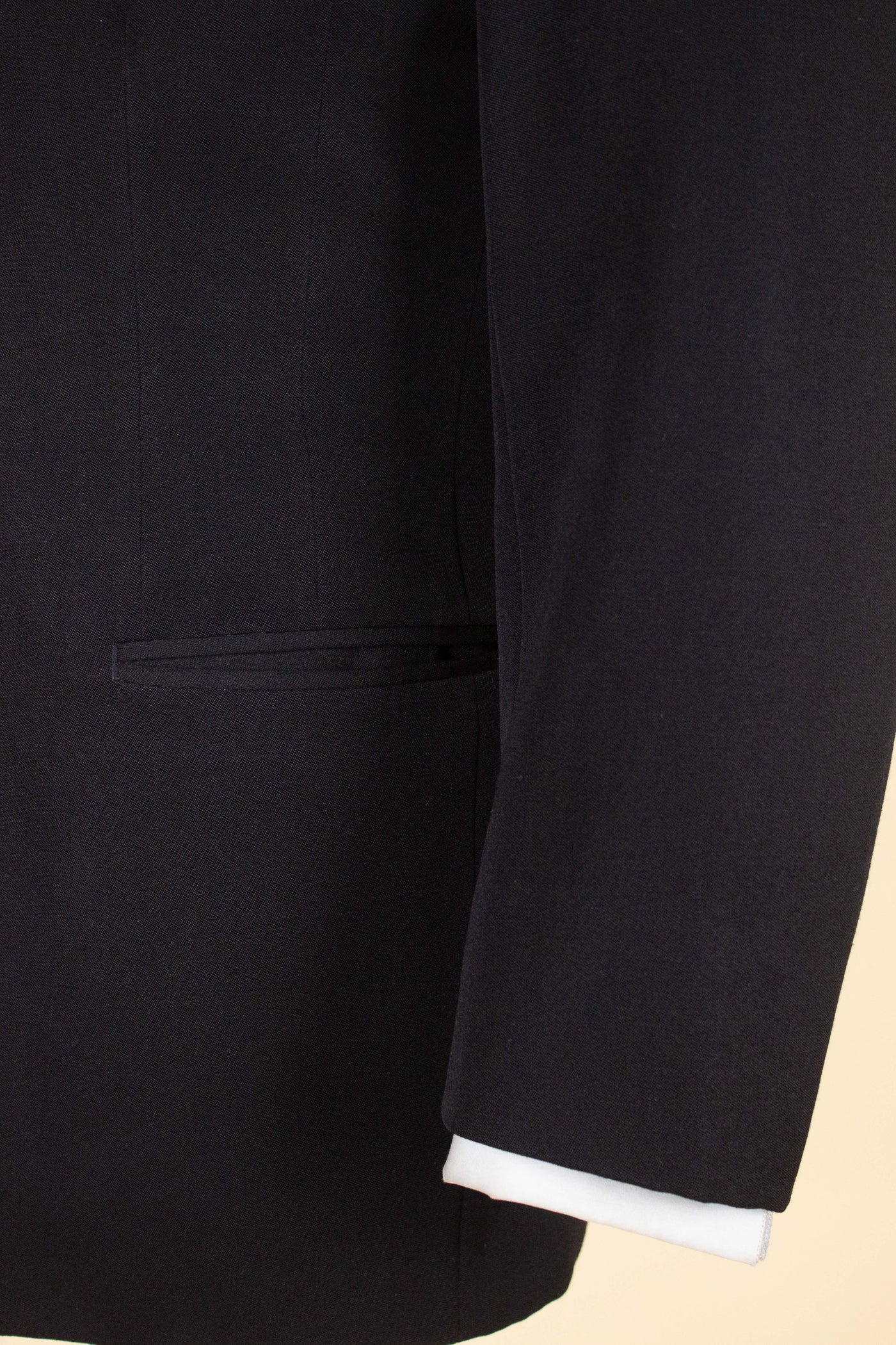 SWEDISH 1940S BLACK THREE PIECE SUIT BY SVENSK-ENGELSKA SKRÄDDERIET. SIZE CA EU 44-46