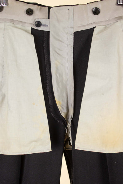 SWEDISH 1940S BLACK THREE PIECE SUIT BY SVENSK-ENGELSKA SKRÄDDERIET. SIZE CA EU 44-46