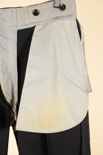 SWEDISH 1940S BLACK THREE PIECE SUIT BY SVENSK-ENGELSKA SKRÄDDERIET. SIZE CA EU 44-46