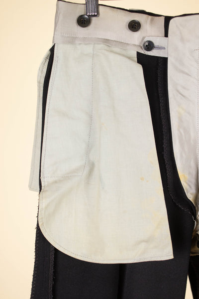 SWEDISH 1940S BLACK THREE PIECE SUIT BY SVENSK-ENGELSKA SKRÄDDERIET. SIZE CA EU 44-46