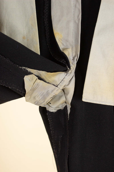 SWEDISH 1940S BLACK THREE PIECE SUIT BY SVENSK-ENGELSKA SKRÄDDERIET. SIZE CA EU 44-46