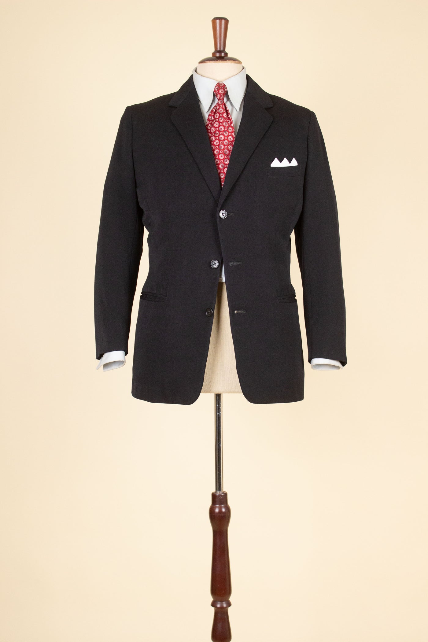 SWEDISH 1940S BLACK THREE PIECE SUIT BY SVENSK-ENGELSKA SKRÄDDERIET. SIZE CA EU 44-46