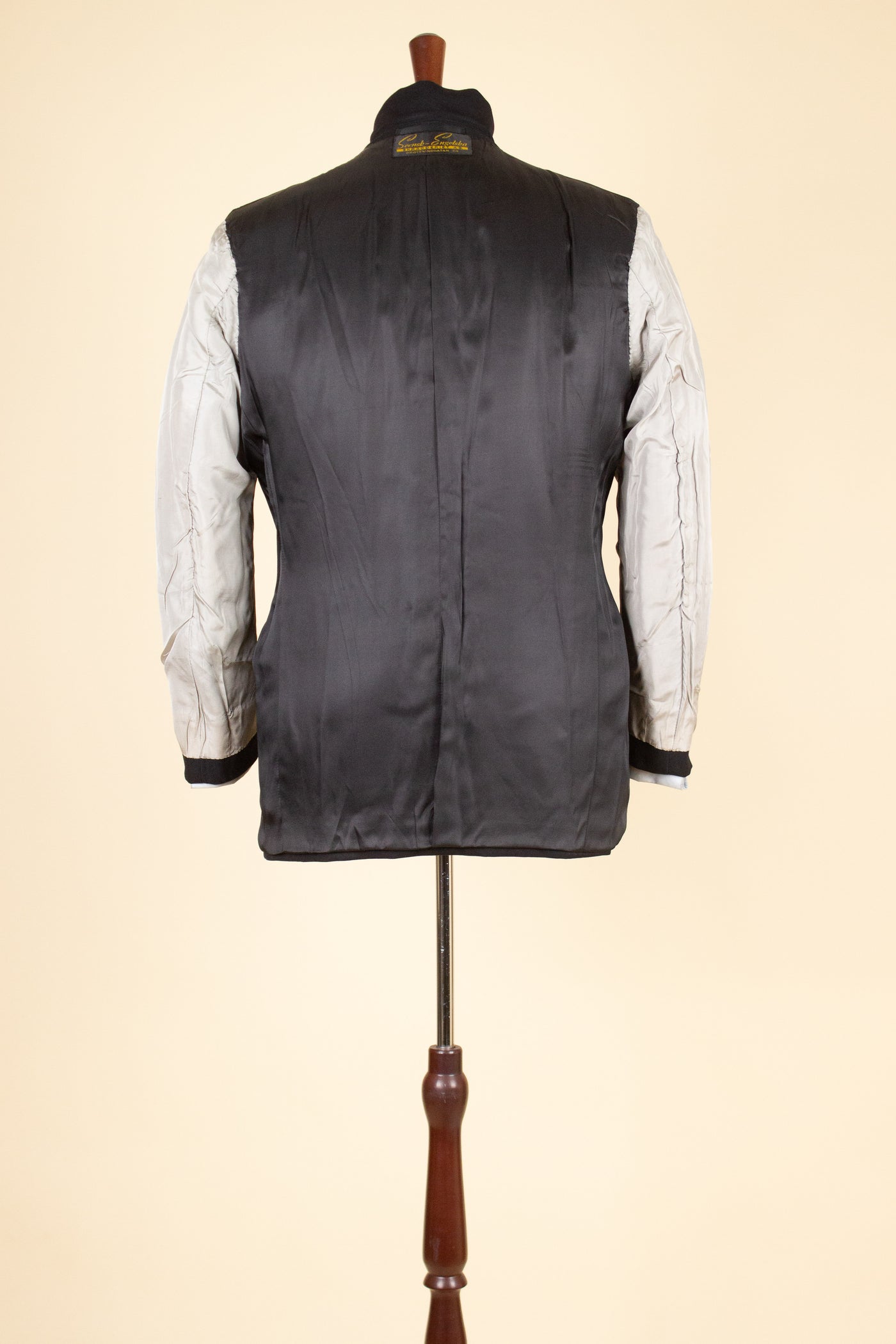SWEDISH 1940S BLACK THREE PIECE SUIT BY SVENSK-ENGELSKA SKRÄDDERIET. SIZE CA EU 44-46