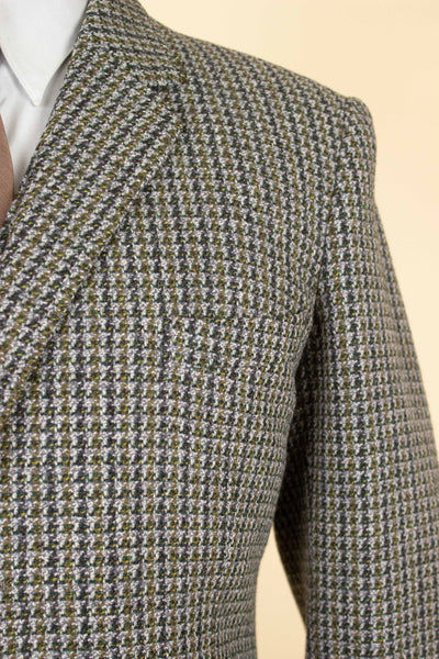 BRITISH 1960S GREY/YELLOW/GREEN PATTERNED THREE PIECE HARRIS TWEED SUIT. SIZE CA EU 44-46