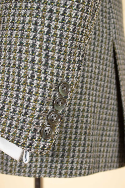 BRITISH 1960S GREY/YELLOW/GREEN PATTERNED THREE PIECE HARRIS TWEED SUIT. SIZE CA EU 44-46