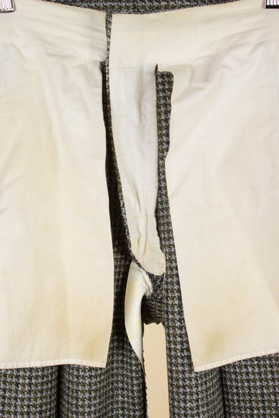 BRITISH 1960S GREY/YELLOW/GREEN PATTERNED THREE PIECE HARRIS TWEED SUIT. SIZE CA EU 44-46