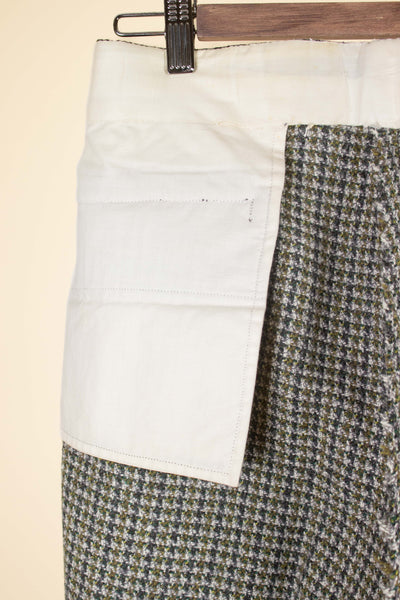 BRITISH 1960S GREY/YELLOW/GREEN PATTERNED THREE PIECE HARRIS TWEED SUIT. SIZE CA EU 44-46