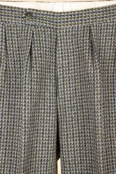 BRITISH 1960S GREY/YELLOW/GREEN PATTERNED THREE PIECE HARRIS TWEED SUIT. SIZE CA EU 44-46