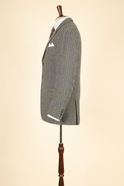 BRITISH 1960S GREY/YELLOW/GREEN PATTERNED THREE PIECE HARRIS TWEED SUIT. SIZE CA EU 44-46