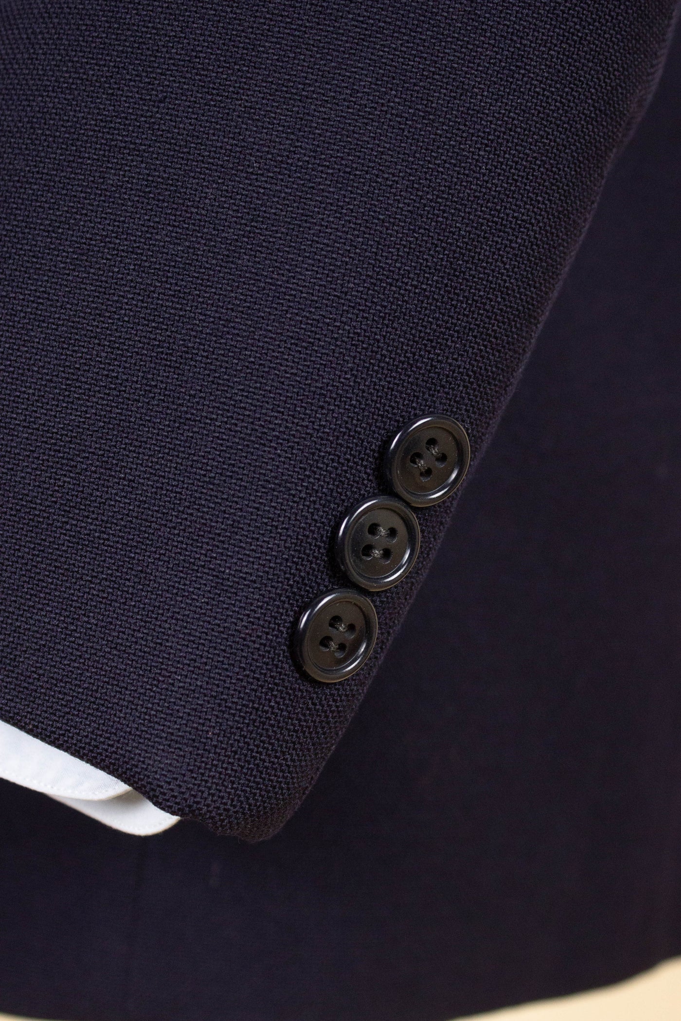 SWEDISH 1940S/1950S DARK BLUE SINGLE BREASTED TWO PIECE SUIT BY KABOM. SIZE CA EU 52