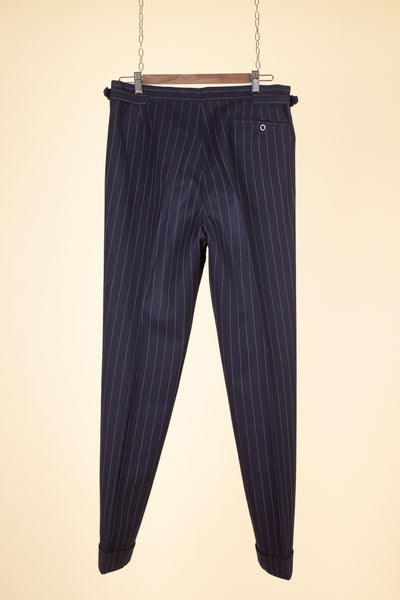 BRITISH 1969 DARK BLUE DOUBLE BREASTED PINSTRIPE BESPOKE SUIT BY HICKS AND SONS. SIZE CA EU 48
