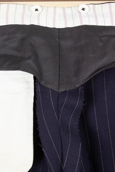 BRITISH 1969 DARK BLUE DOUBLE BREASTED PINSTRIPE BESPOKE SUIT BY HICKS AND SONS. SIZE CA EU 48