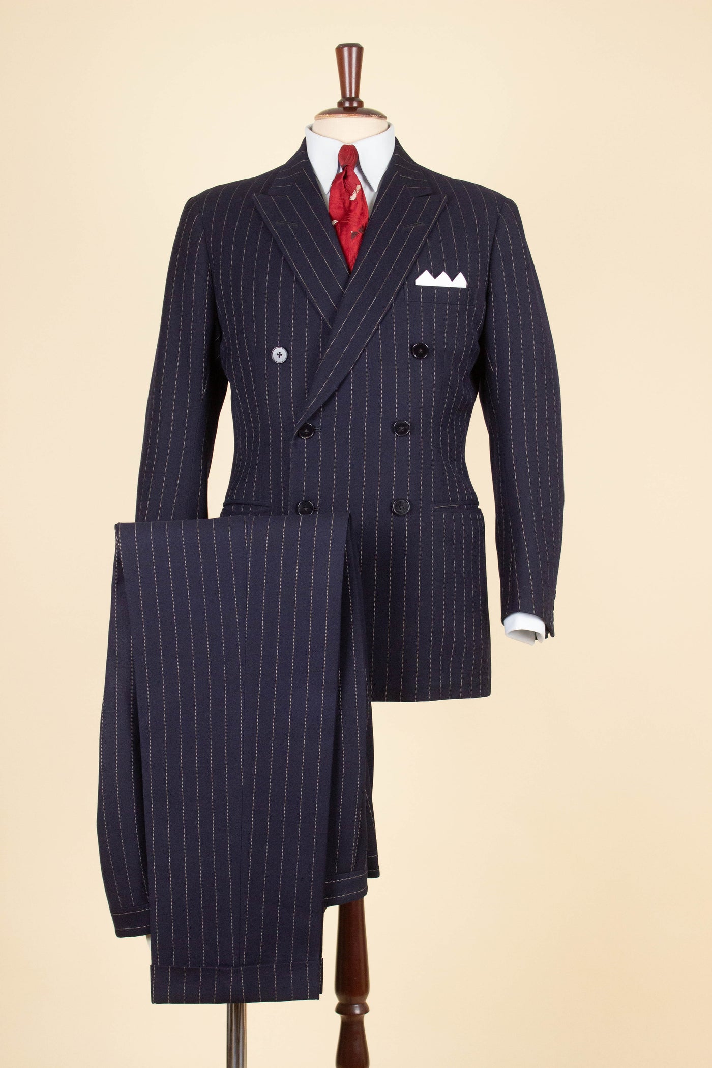 BRITISH 1969 DARK BLUE DOUBLE BREASTED PINSTRIPE BESPOKE SUIT BY HICKS AND SONS. SIZE CA EU 48