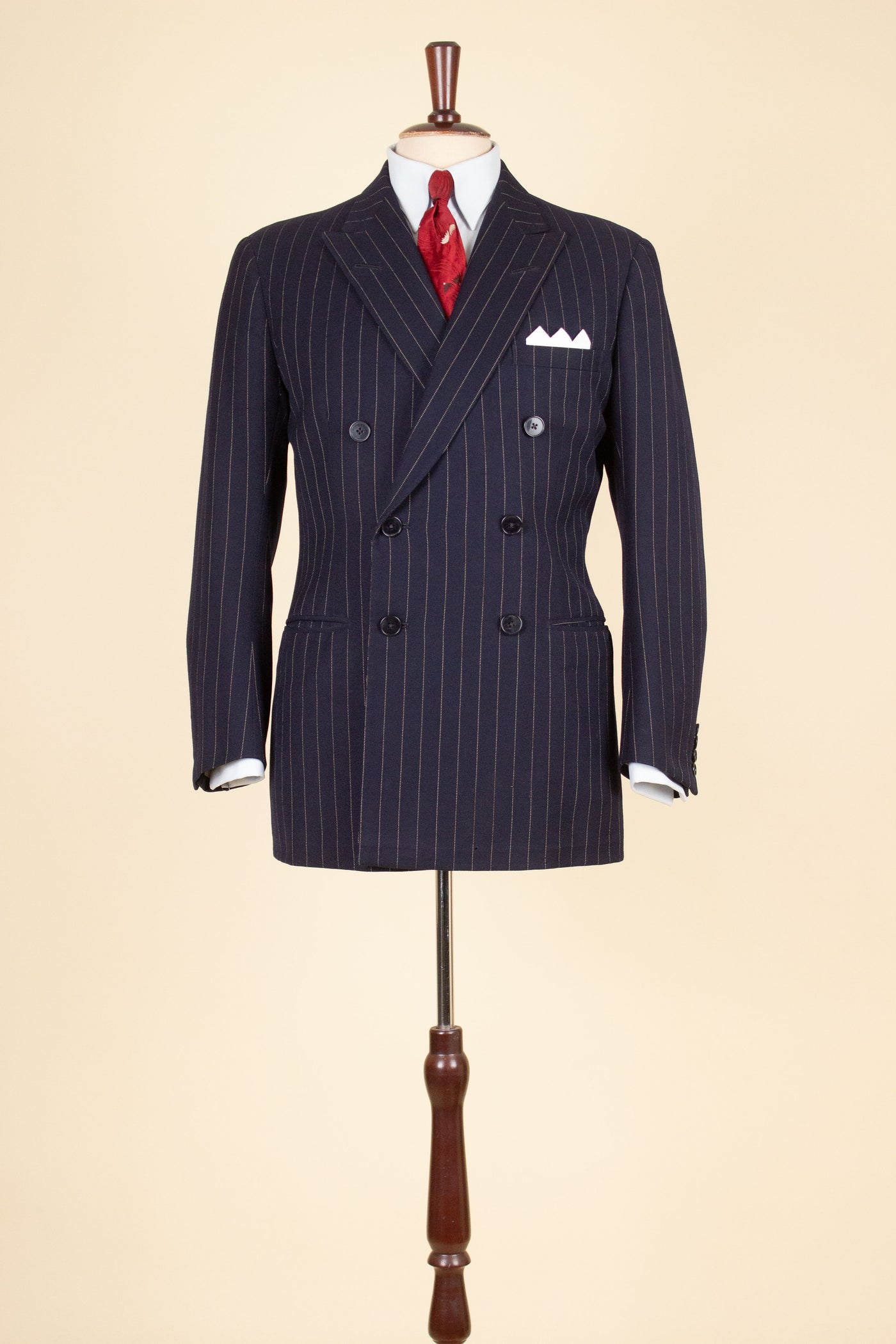 BRITISH 1969 DARK BLUE DOUBLE BREASTED PINSTRIPE BESPOKE SUIT BY HICKS AND SONS. SIZE CA EU 48