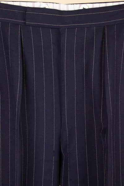 BRITISH 1969 DARK BLUE DOUBLE BREASTED PINSTRIPE BESPOKE SUIT BY HICKS AND SONS. SIZE CA EU 48