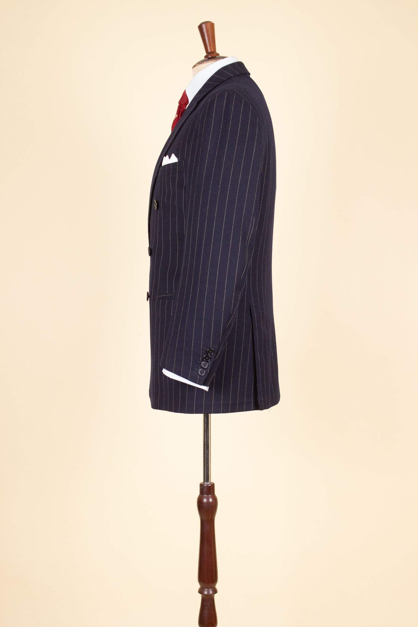 BRITISH 1969 DARK BLUE DOUBLE BREASTED PINSTRIPE BESPOKE SUIT BY HICKS AND SONS. SIZE CA EU 48