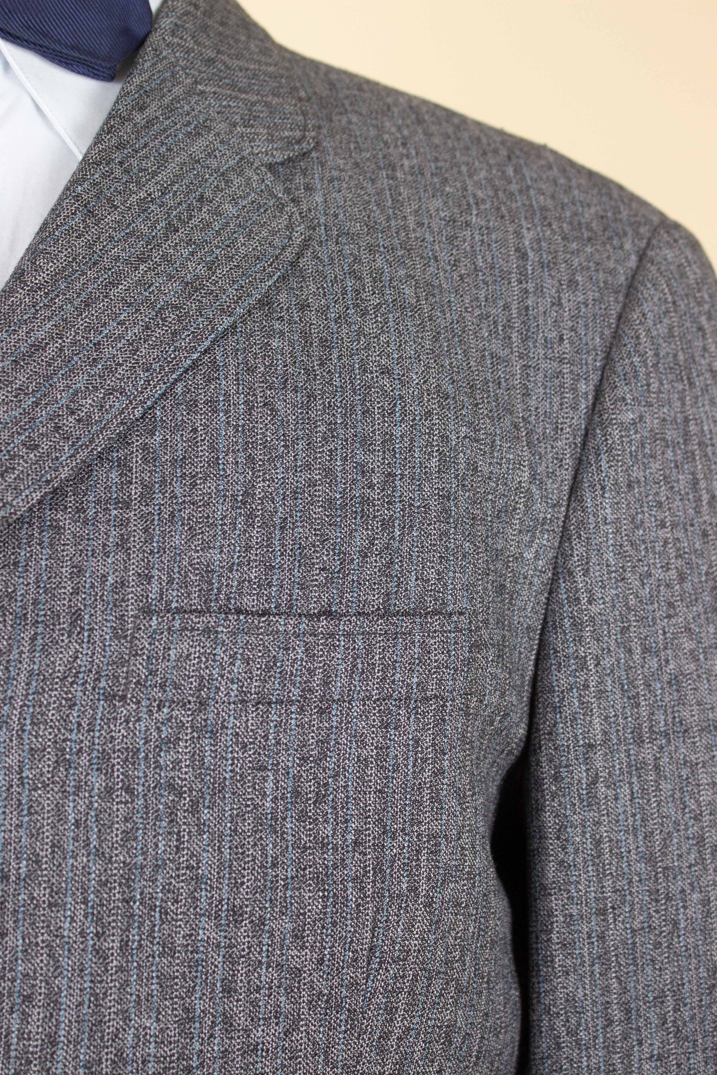 SWEDISH 1960S GREY TWO PIECE SINGLE BREASTED SUIT BY HAGENFELDT. SIZE CA EU 48