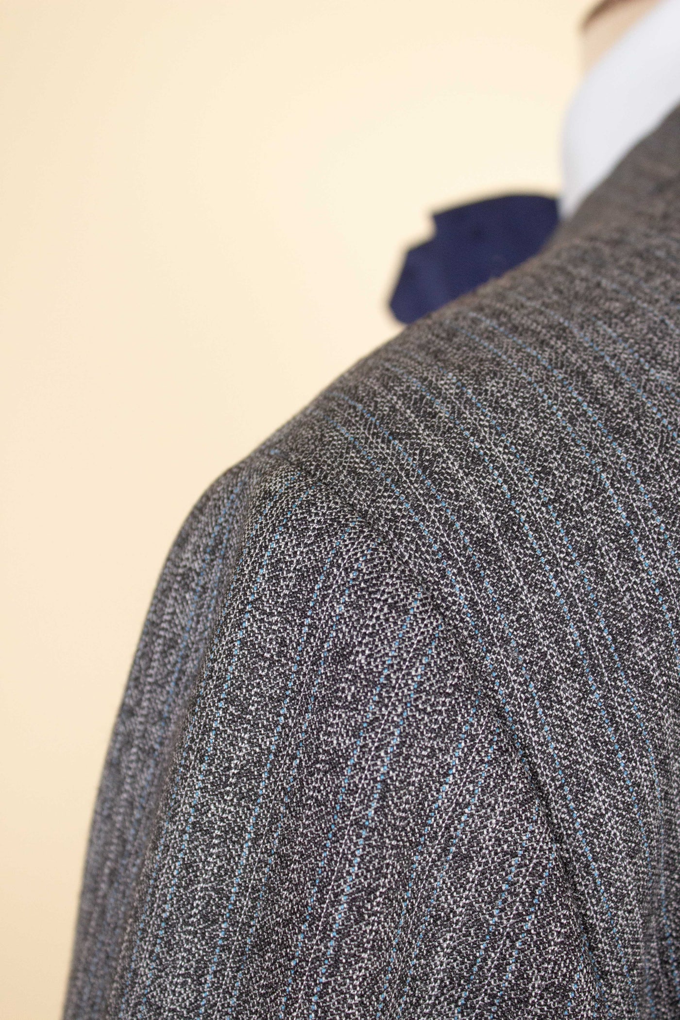 SWEDISH 1960S GREY TWO PIECE SINGLE BREASTED SUIT BY HAGENFELDT. SIZE CA EU 48