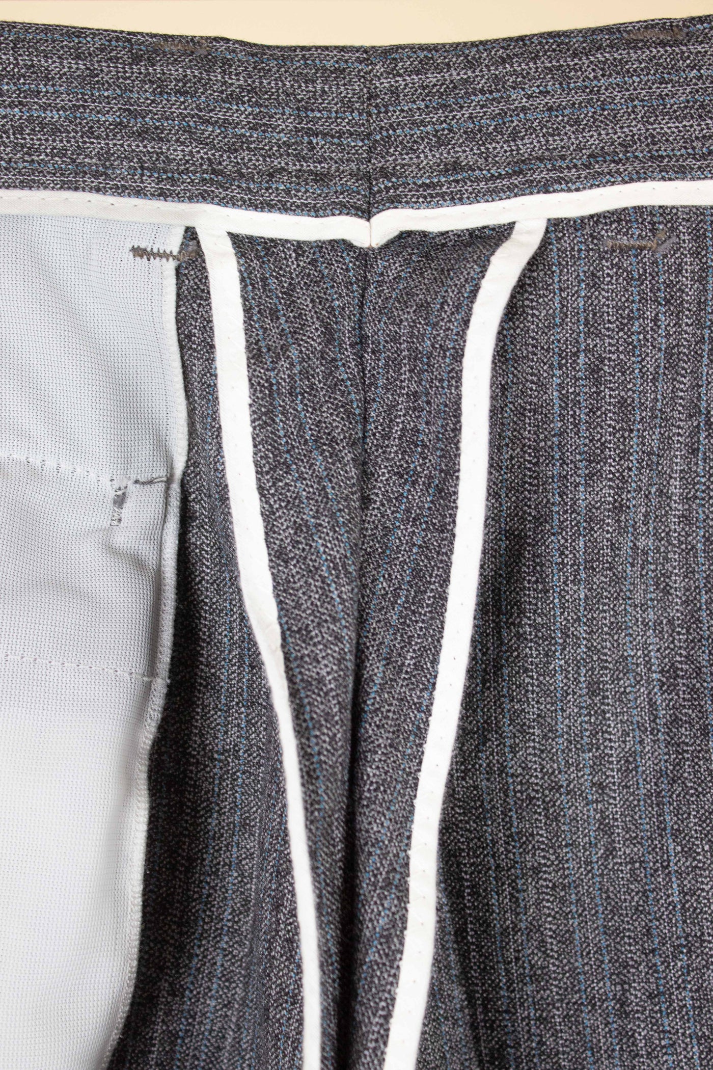 SWEDISH 1960S GREY TWO PIECE SINGLE BREASTED SUIT BY HAGENFELDT. SIZE CA EU 48