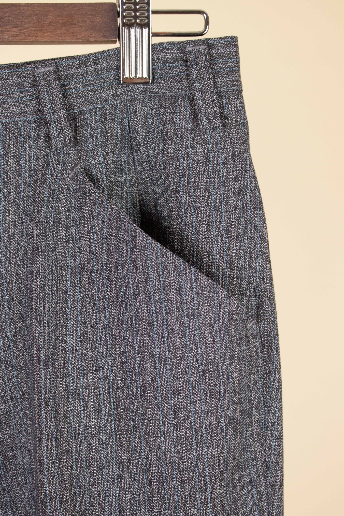 SWEDISH 1960S GREY TWO PIECE SINGLE BREASTED SUIT BY HAGENFELDT. SIZE CA EU 48