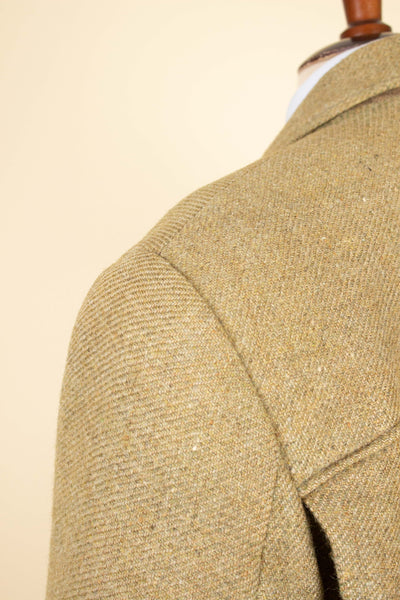 SWEDISH 1930S GREEN THREE PIECE TWEED BESPOKE SPORT SUIT. SIZE CA EU 58