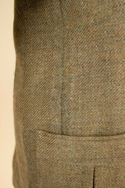SWEDISH 1930S GREEN THREE PIECE TWEED BESPOKE SPORT SUIT. SIZE CA EU 58
