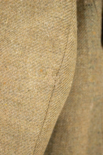 SWEDISH 1930S GREEN THREE PIECE TWEED BESPOKE SPORT SUIT. SIZE CA EU 58