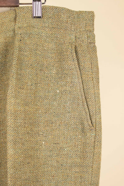 SWEDISH 1930S GREEN THREE PIECE TWEED BESPOKE SPORT SUIT. SIZE CA EU 58