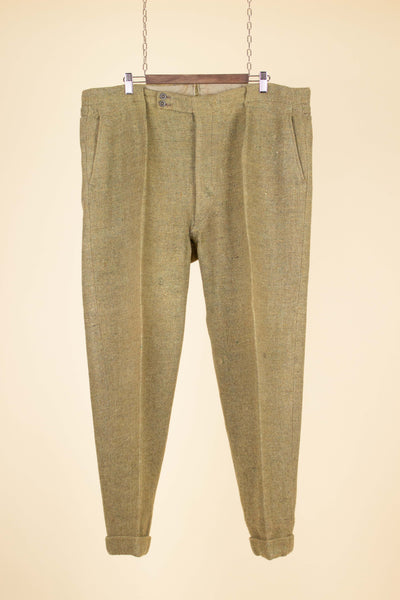 SWEDISH 1930S GREEN THREE PIECE TWEED BESPOKE SPORT SUIT. SIZE CA EU 58