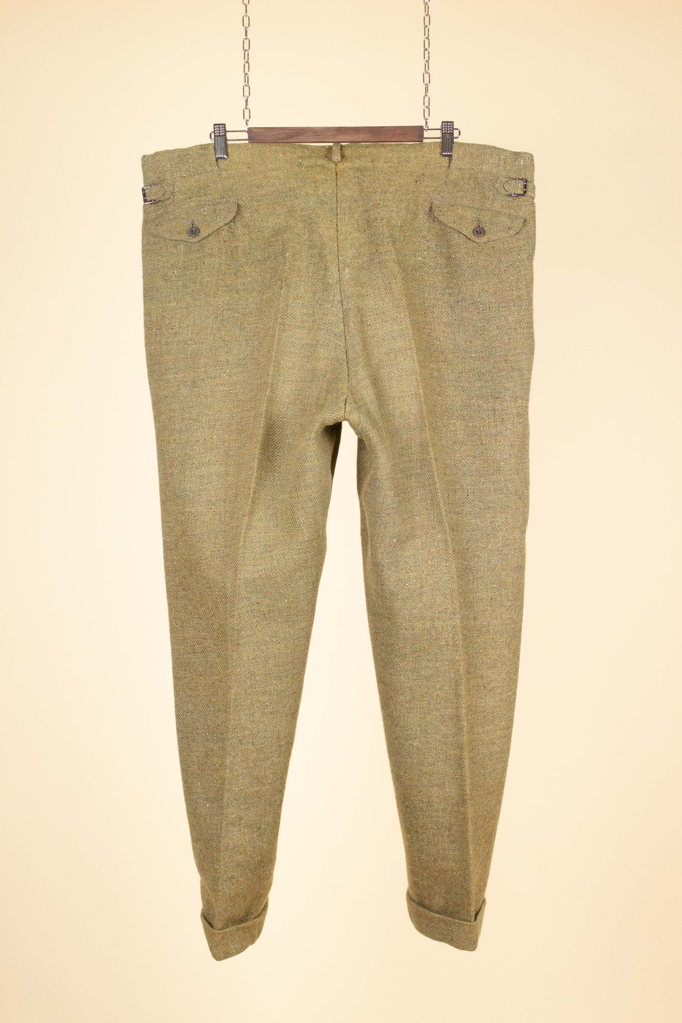 SWEDISH 1930S GREEN THREE PIECE TWEED BESPOKE SPORT SUIT. SIZE CA EU 58
