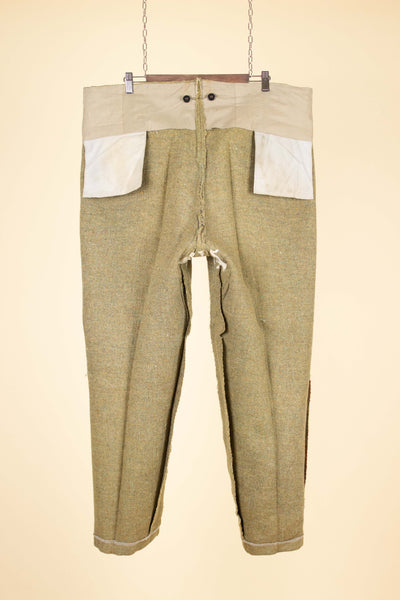 SWEDISH 1930S GREEN THREE PIECE TWEED BESPOKE SPORT SUIT. SIZE CA EU 58